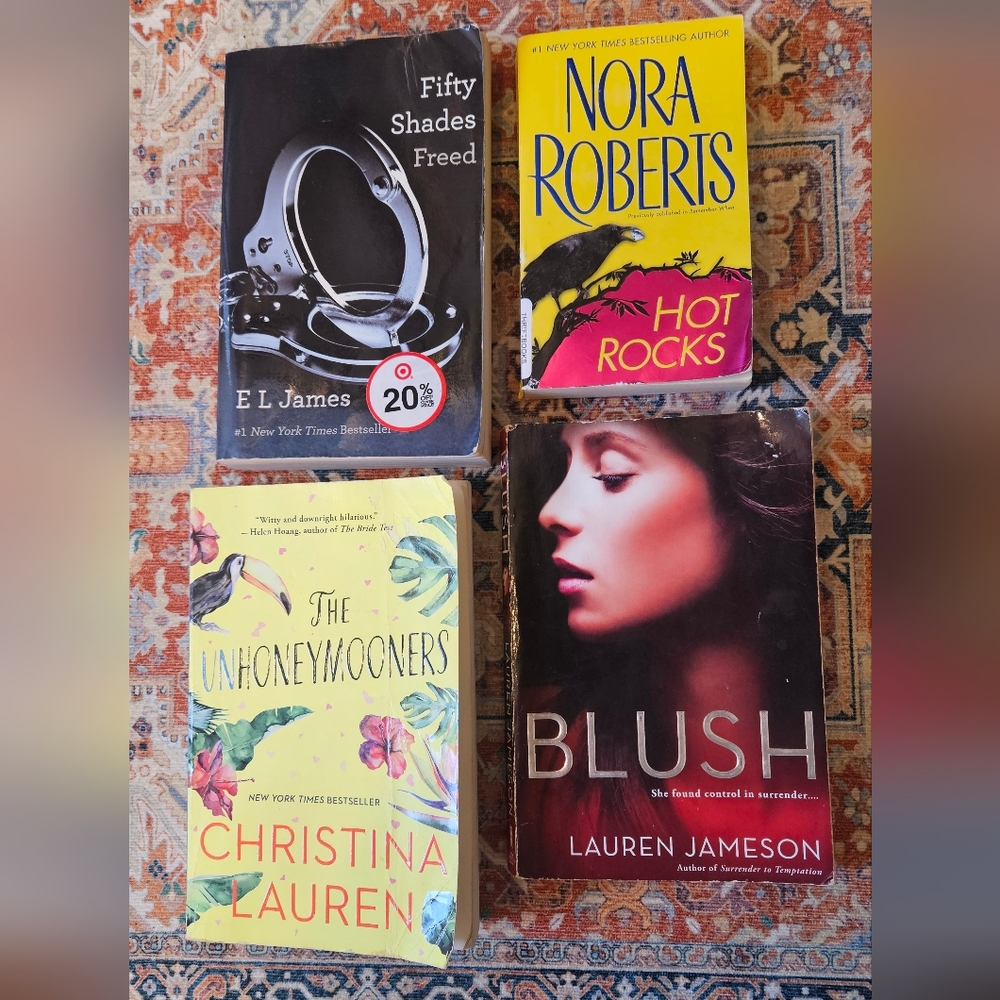 4 Best SELLERS BLUSH NORA ROBERTS